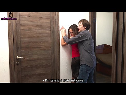 ❤️ مسکن سکسی در حین فروش آپارتمانش به طرز نفسانی گربه اش را تکان می دهد و او را لعنت می کند - Krempai ❤️❌ ویدیو پورنو در fa.8kpornvids.ru ﹏